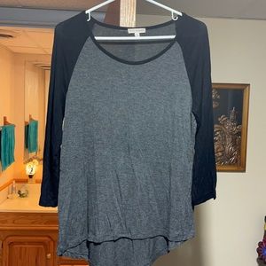 Black & Gray Baseball Tee 🥰